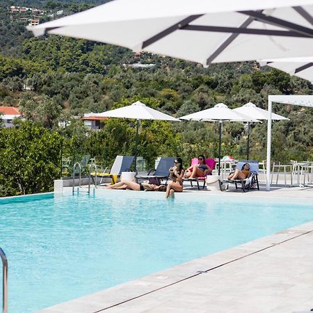 Amira Aparthotel Skiathos Town Bagian luar foto