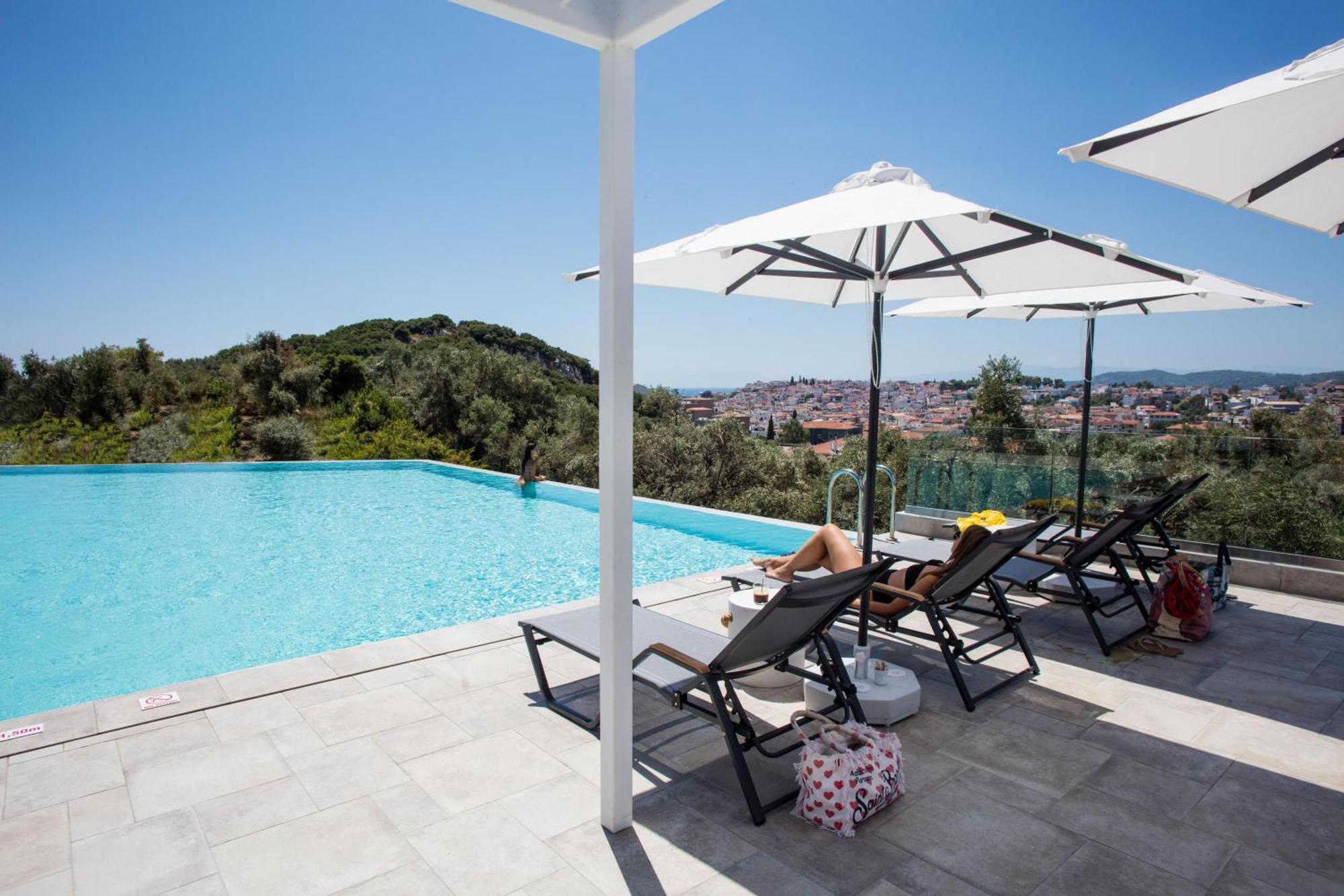Amira Aparthotel Skiathos Town Bagian luar foto