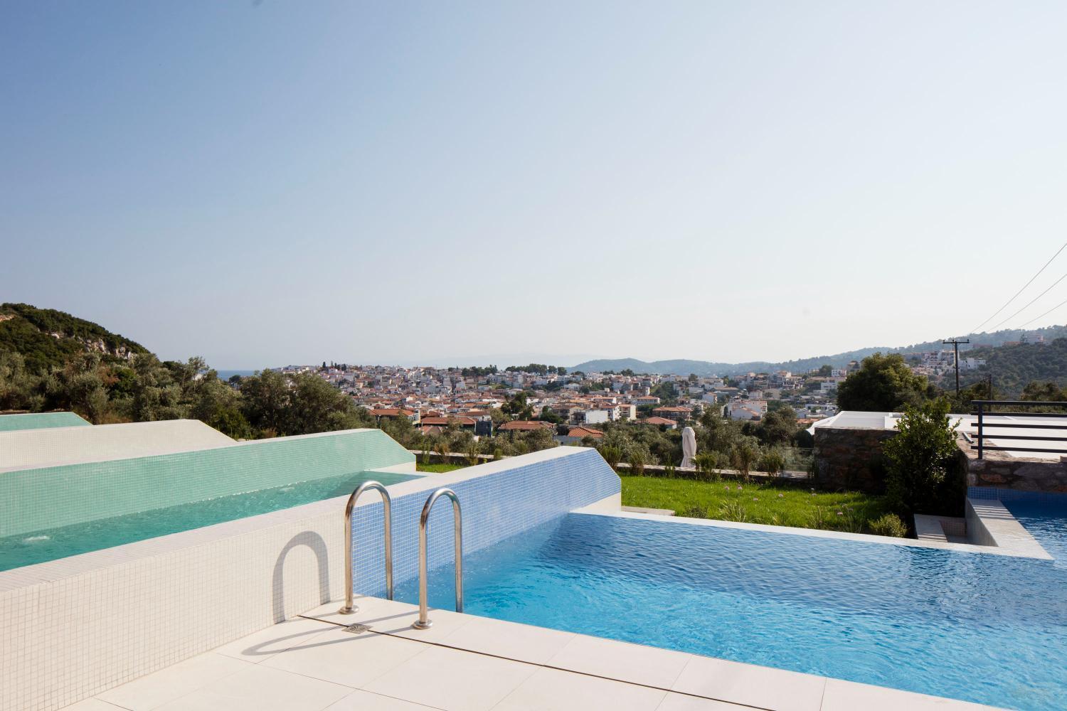 Amira Aparthotel Skiathos Town Bagian luar foto