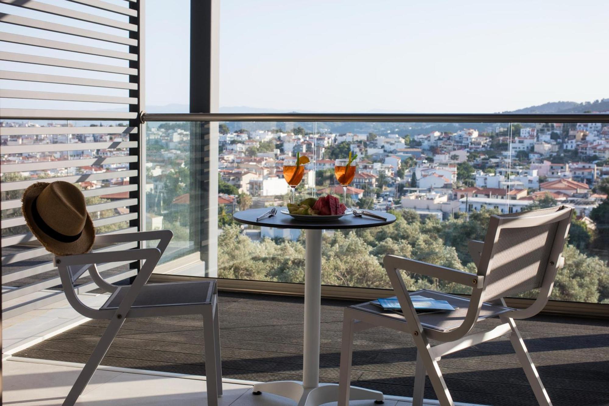Amira Aparthotel Skiathos Town Bagian luar foto