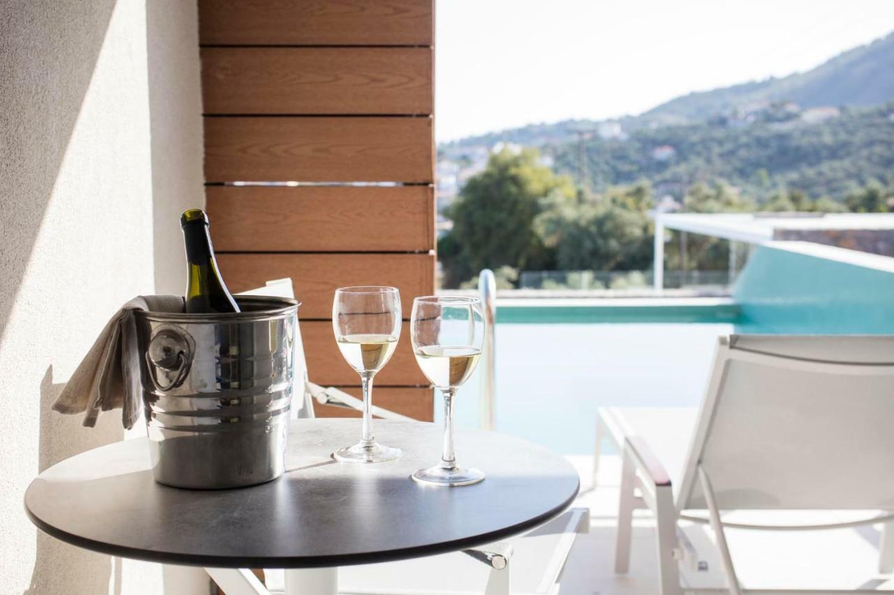 Amira Aparthotel Skiathos Town Bagian luar foto