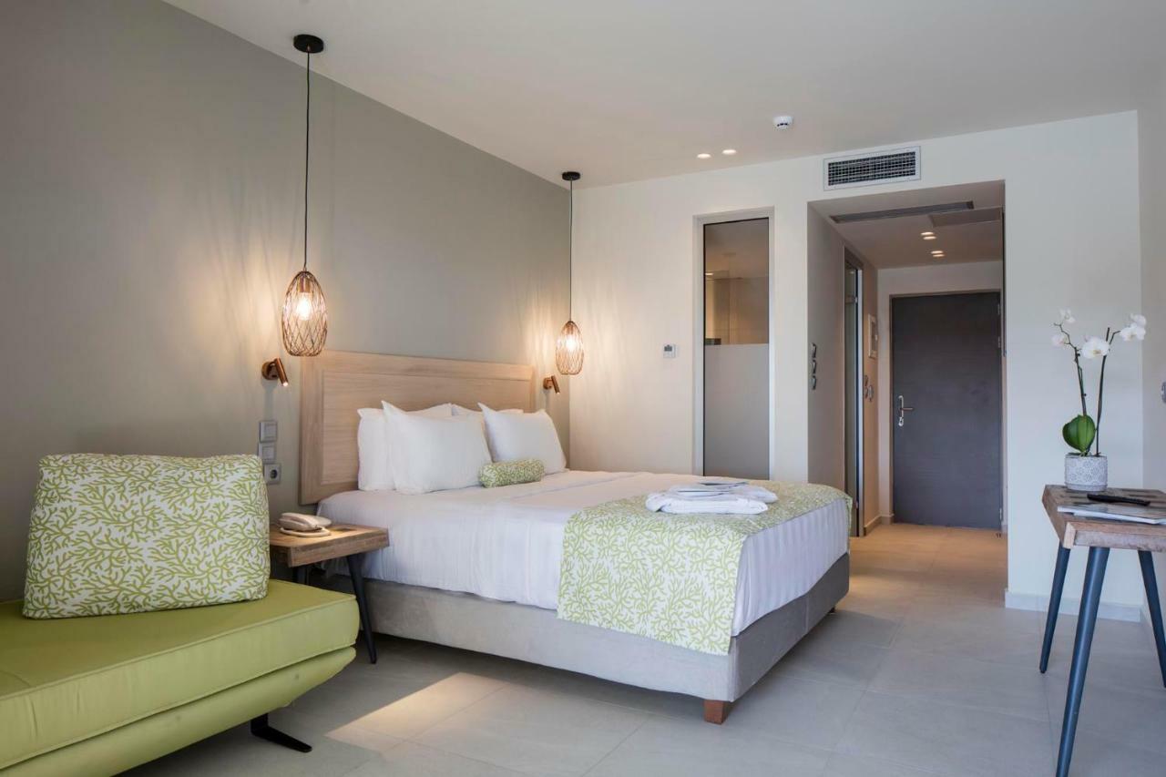 Amira Aparthotel Skiathos Town Bagian luar foto