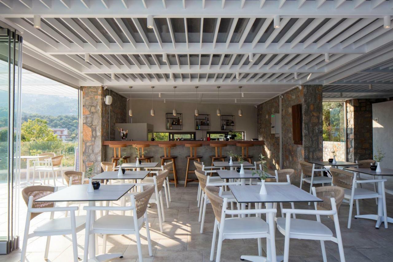 Amira Aparthotel Skiathos Town Bagian luar foto